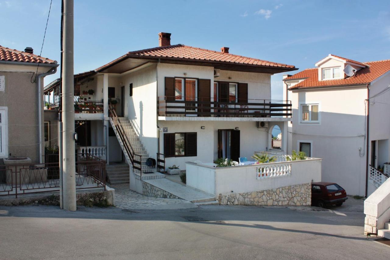 Double Room Vrbnik 5301B Exteriör bild